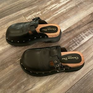 Diorquake clogs